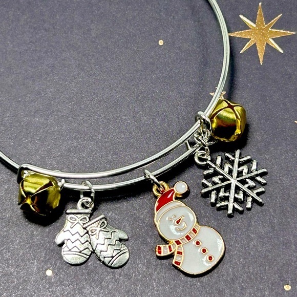 Handmade Christmas Jingle Bell Charm Bracelet! - Picture 4 of 4